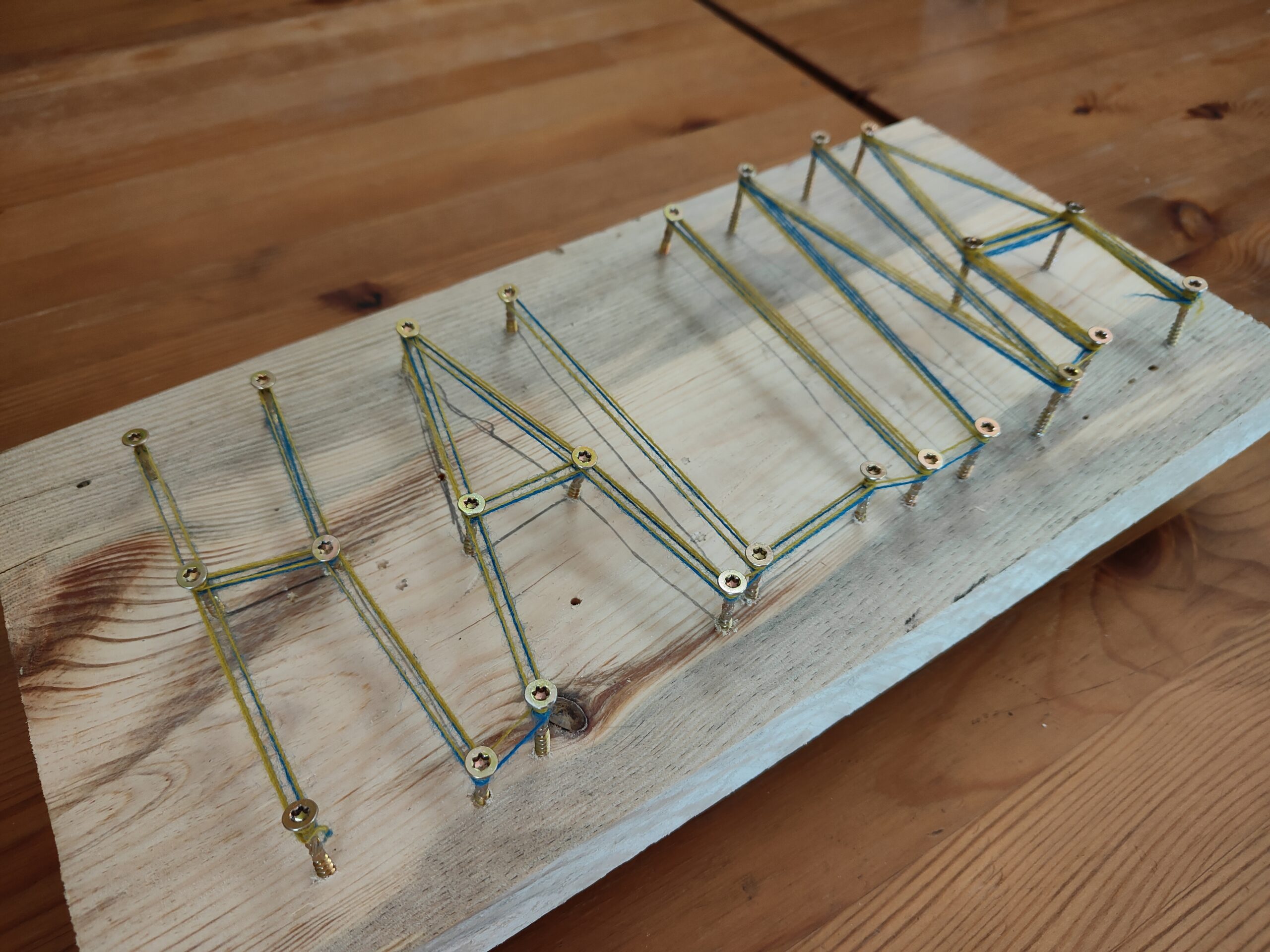 Przykręcamy śrubki – zajęcia ze stolarzem